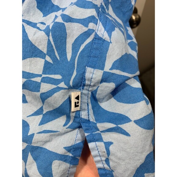 Free Assembly XL Blue Tropical Floral Hawaiian Short Sleeve Button-up Shirt - Picture 4 of 13